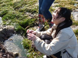 This student was apparently afraid of the beach before the&nbsp;trip