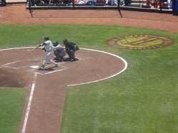 Buster Posey hits a sac fly to&nbsp;right