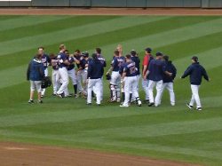 Morneau and Span share a&nbsp;hug