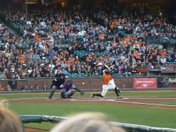 Hunter Pence fouls one&nbsp;off